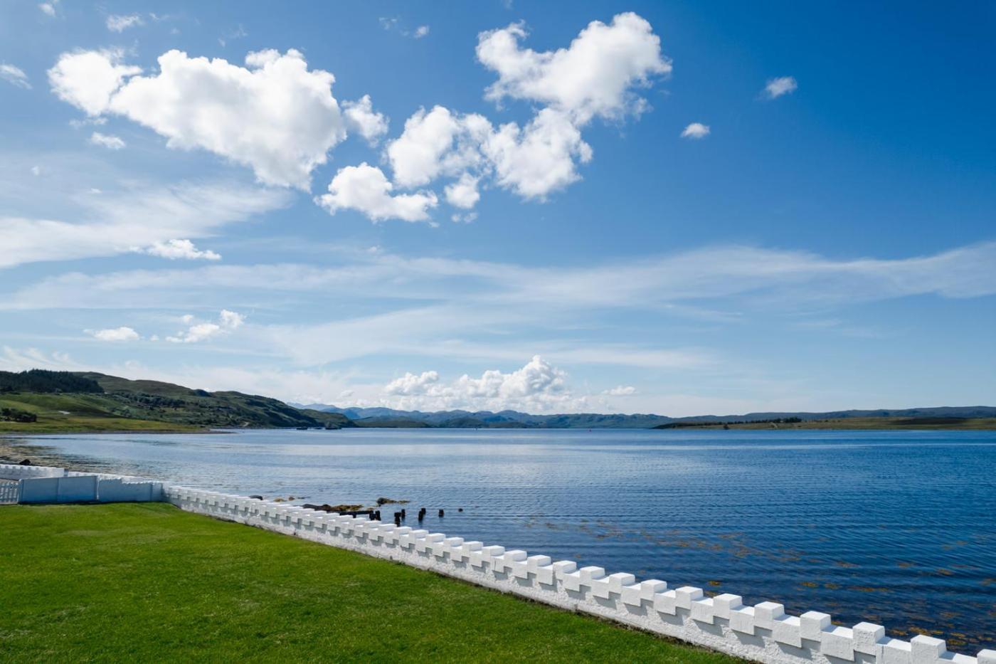 Aultbea Hotel Акнешин Екстер'єр фото